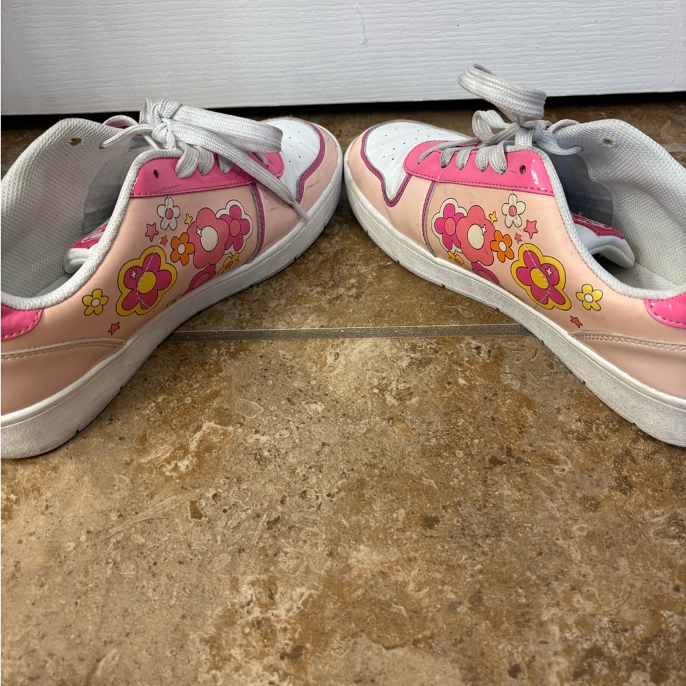Barbie Women’s Sneakers - Pink & White Floral Print Size 11 - Picture 5 of 13